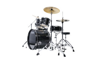 Batería Tama Stagestar ST52H5C-BNS – Batería completa negra con bombo de 22", toms, platillos y snare de 14". Incluye base de bombo, soporte de platillos, y silla ajustable para una experiencia completa. Ideal para bateristas intermedios.