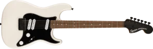 La Squier Contemporary Stratocaster Special HT en Pearl White combina diseño moderno y sonido versátil. Equipada con tres pastillas SQR Alnico, mástil de arce tostado, trastes jumbo y puente fijo Hardtail, ofrece gran estabilidad y tono definido. Su estética elegante y comodidad la hacen ideal para cualquier estilo.