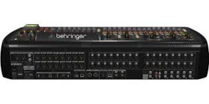 Behringer X32 es una consola digital de 40 canales con 32 preamplificadores MIDAS, 25 buses de mezcla, interfaz USB 32x32 y pantalla TFT a color, ideal para sonido en vivo y estudio profesional.