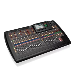 Behringer X32 es una consola digital de 40 canales con 32 preamplificadores MIDAS, 25 buses de mezcla, interfaz USB 32x32 y pantalla TFT a color, ideal para sonido en vivo y estudio profesional.