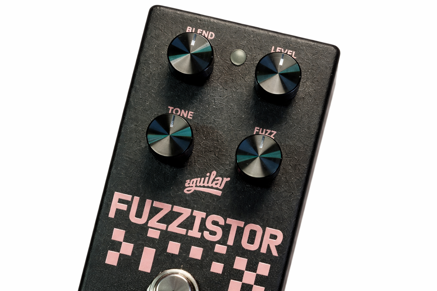 Pedal fuzz analógico para bajo con cuerpo y definición en graves
