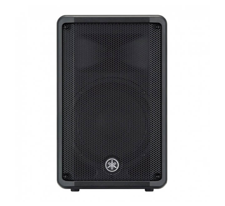 Cabina autoamplificada Yamaha DBR10 con sonido potente y claro para eventos en vivo.